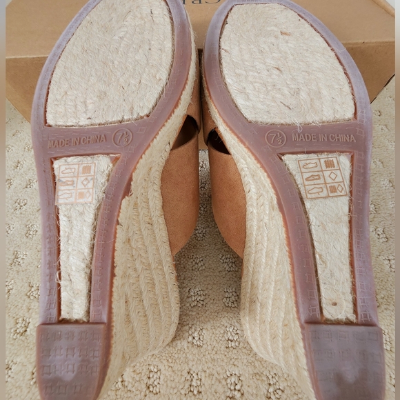 Brand new espadrilles - Picture 7 of 9